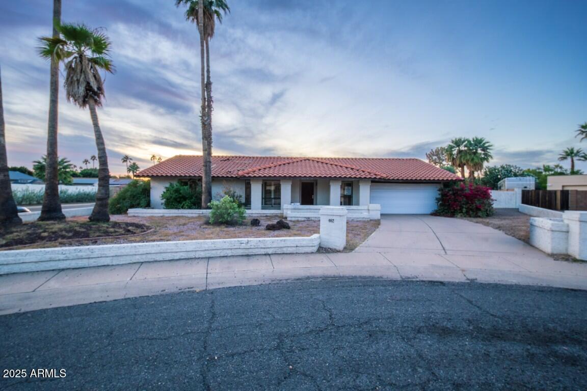 402 E Monte Cristo Ave., Phoenix, AZ 85022