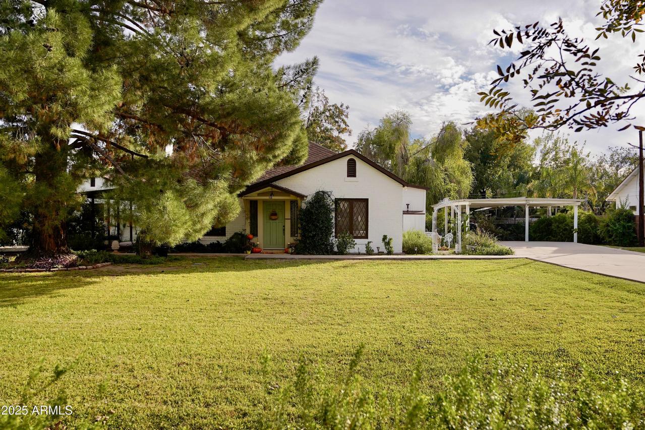 125 E Maryland Ave., Phoenix, AZ 85012