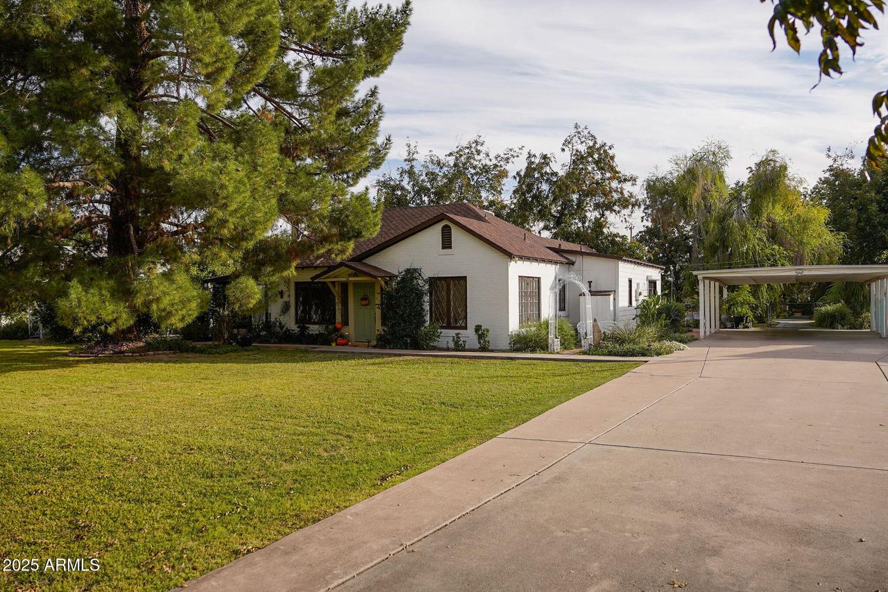 125 E Maryland Ave., Phoenix, AZ 85012