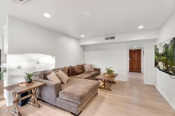 7028 N 12th Way, Phoenix, AZ 85020