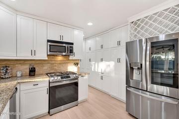 7028 N 12th Way, Phoenix, AZ 85020