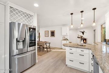 7028 N 12th Way, Phoenix, AZ 85020