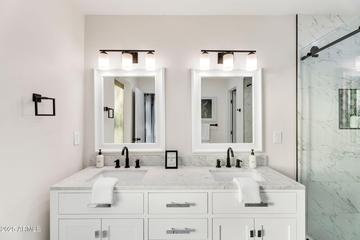 7028 N 12th Way, Phoenix, AZ 85020