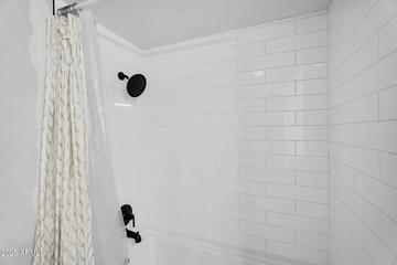 7028 N 12th Way, Phoenix, AZ 85020