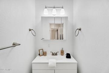 7028 N 12th Way, Phoenix, AZ 85020