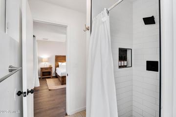 7028 N 12th Way, Phoenix, AZ 85020