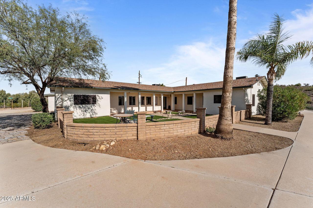 46623 N Grand Ave., Morristown, AZ 85342