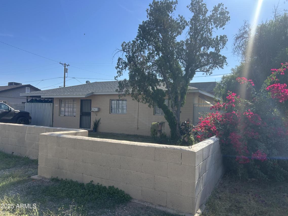 2721 W Rose Ln., Phoenix, AZ 85017