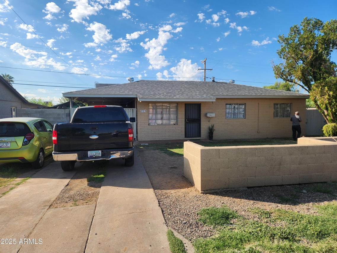 2721 W Rose Ln., Phoenix, AZ 85017