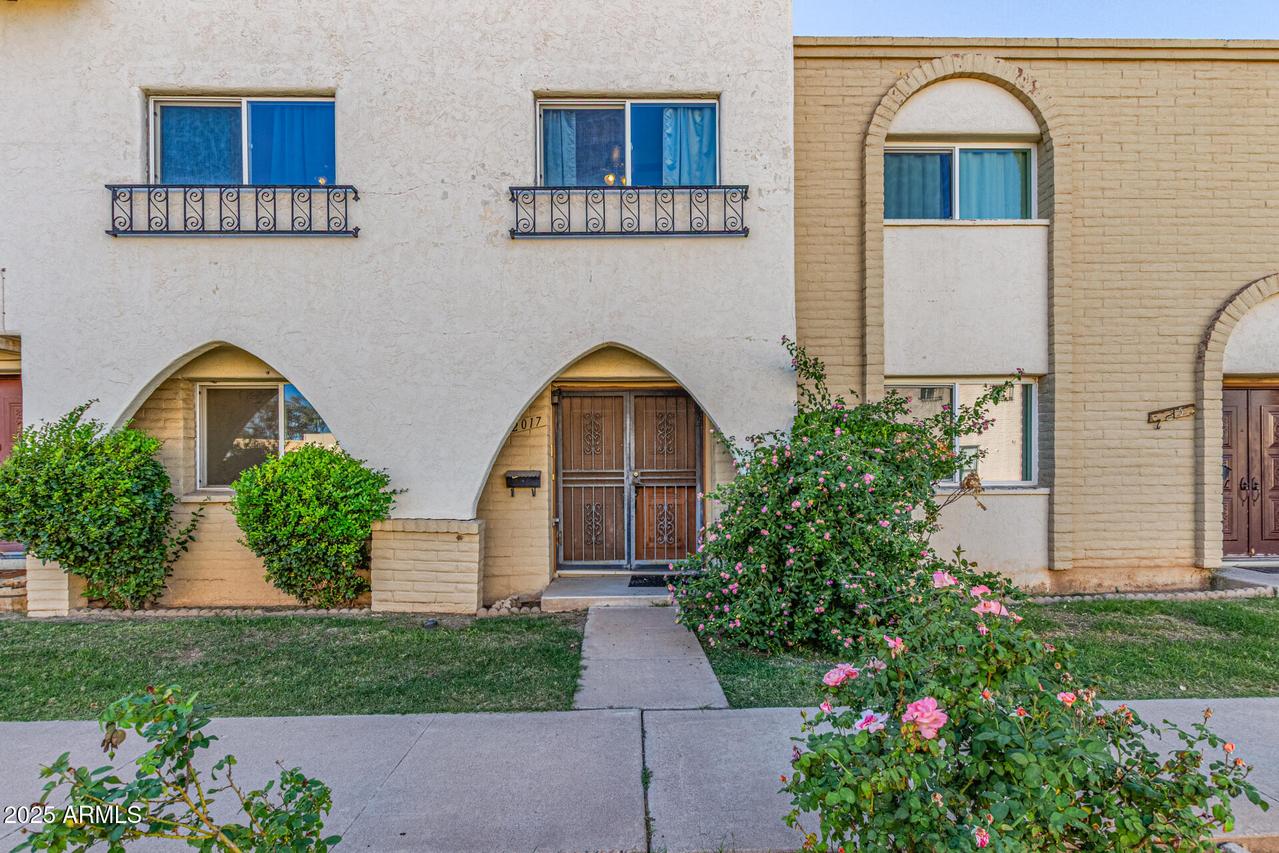 2017 W Hazelwood Pkwy., Phoenix, AZ 85015