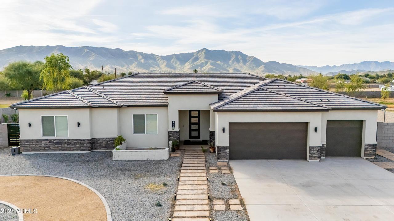 2927 W Latona Rd., Laveen, AZ 85339