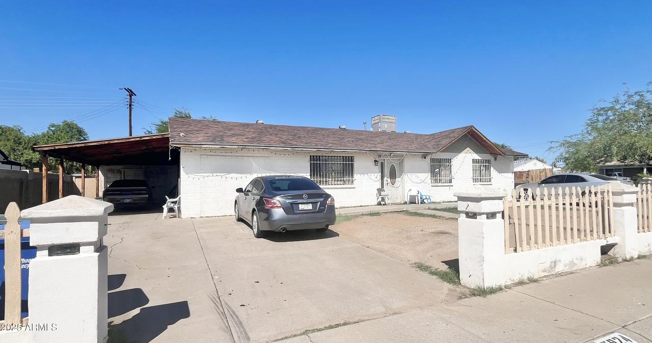 5924 W Earll Dr., Phoenix, AZ 85033