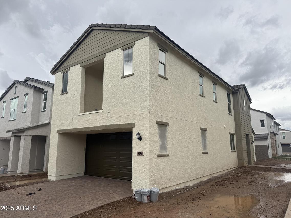 2454 W Maximo Way, Phoenix, AZ 85085