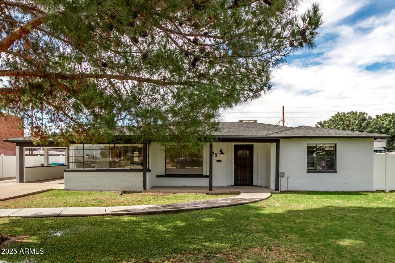 38 N Fraser Dr., Mesa, AZ 85203