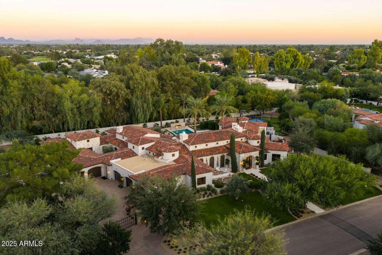 8601 N 59th Pl., Paradise Valley, AZ 85253