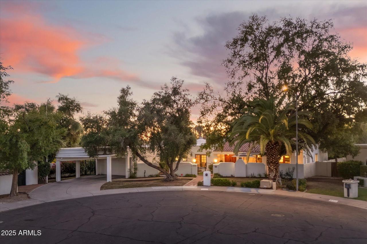 1025 E Morten Ave., Phoenix, AZ 85020