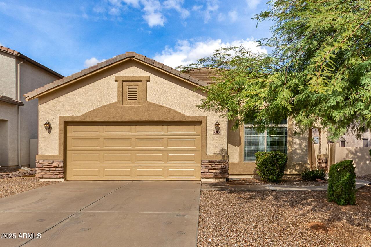 688 W Green Tree Dr., San Tan Valley, AZ 85143
