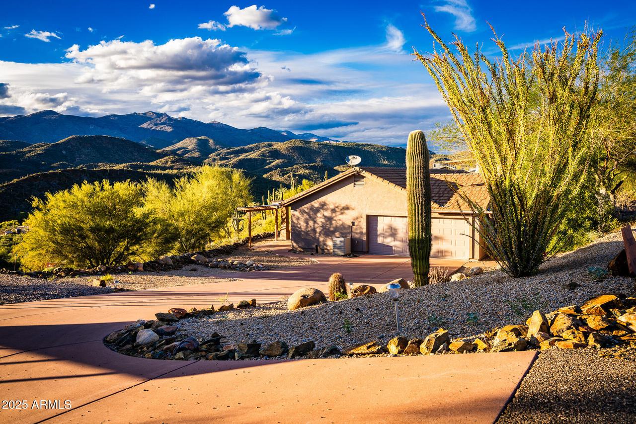 34970 S Westridge Ln., Black Canyon City, AZ 85324