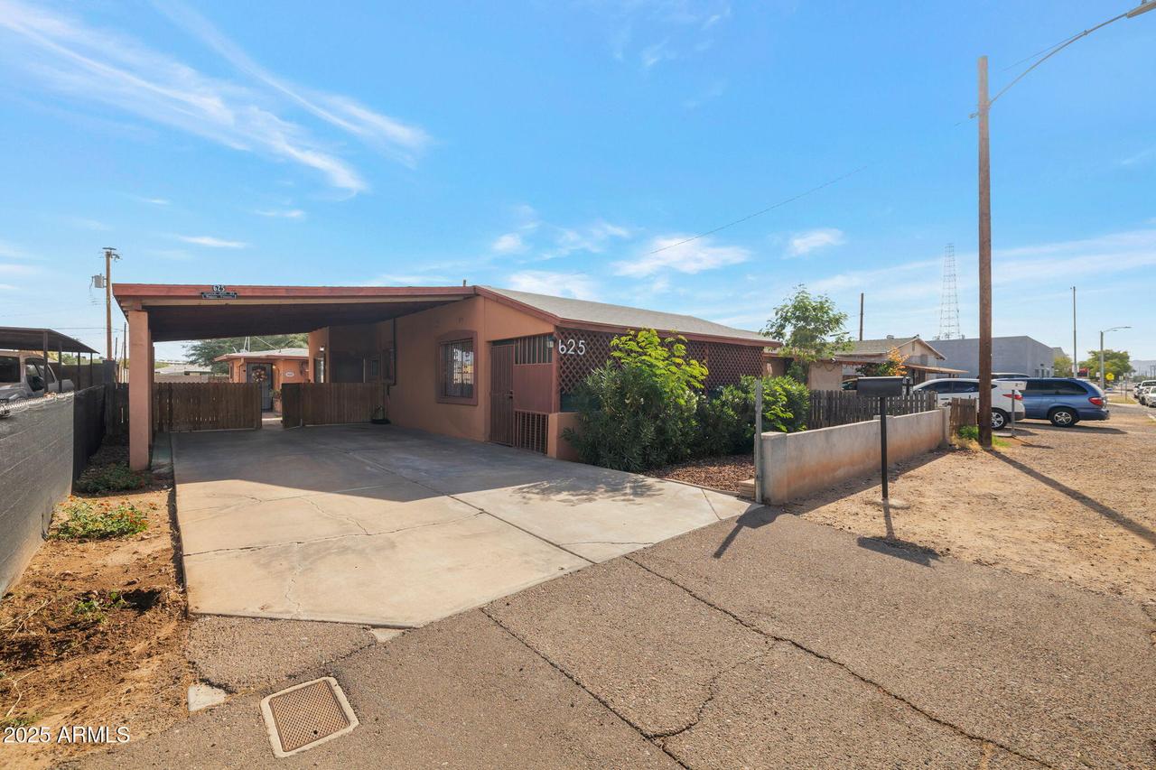 625 N 30th St., Phoenix, AZ 85008