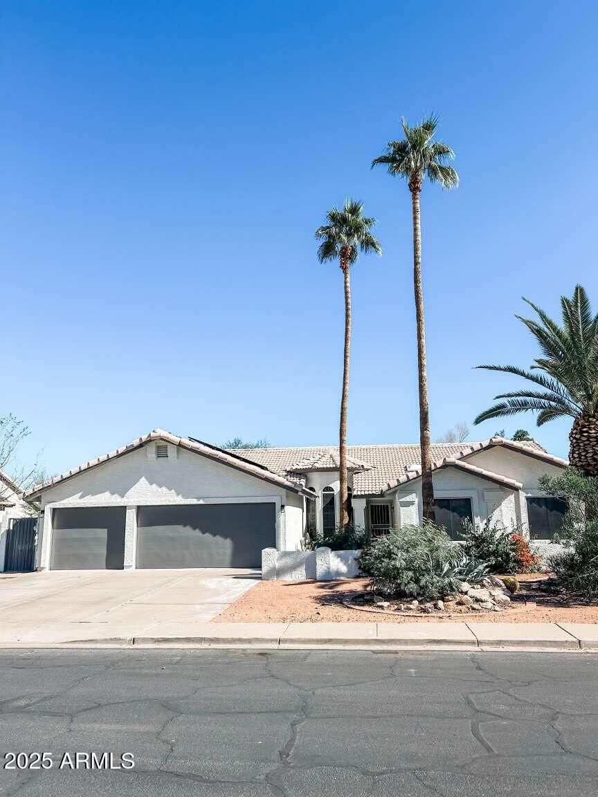 807 N Hill Cir., Mesa, AZ 85203