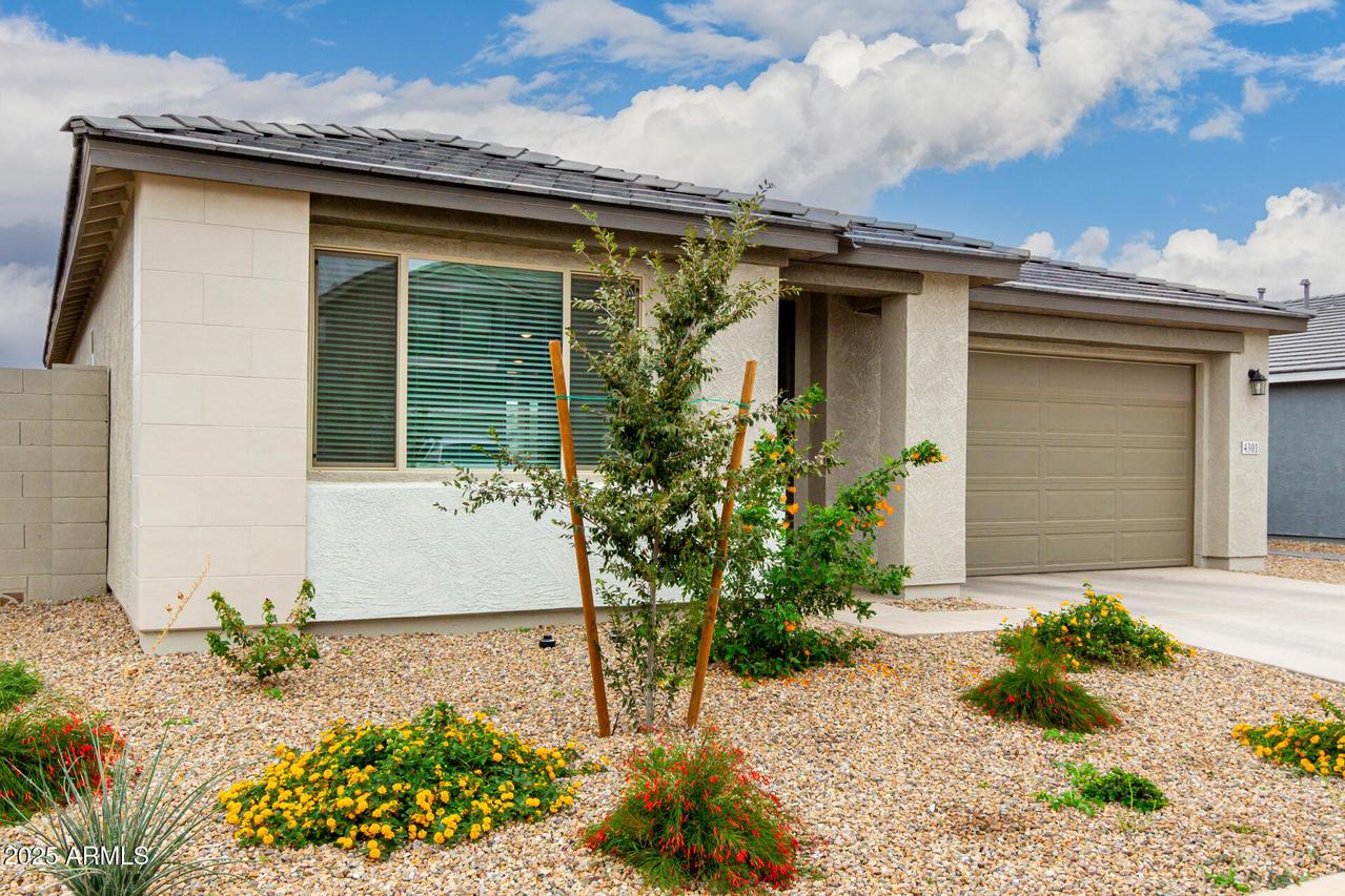 4301 E Bradford Ave., San Tan Valley, AZ 85143