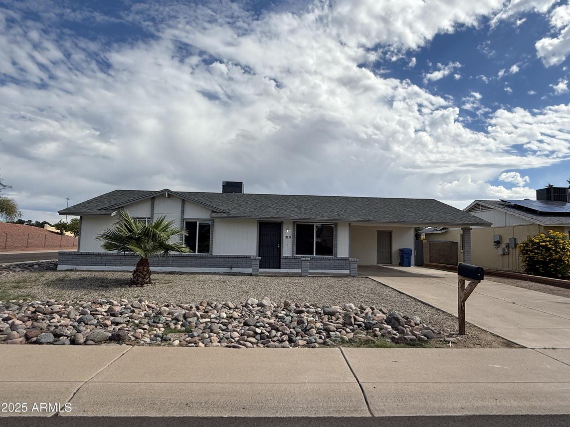 19839 N 6th Dr., Phoenix, AZ 85027