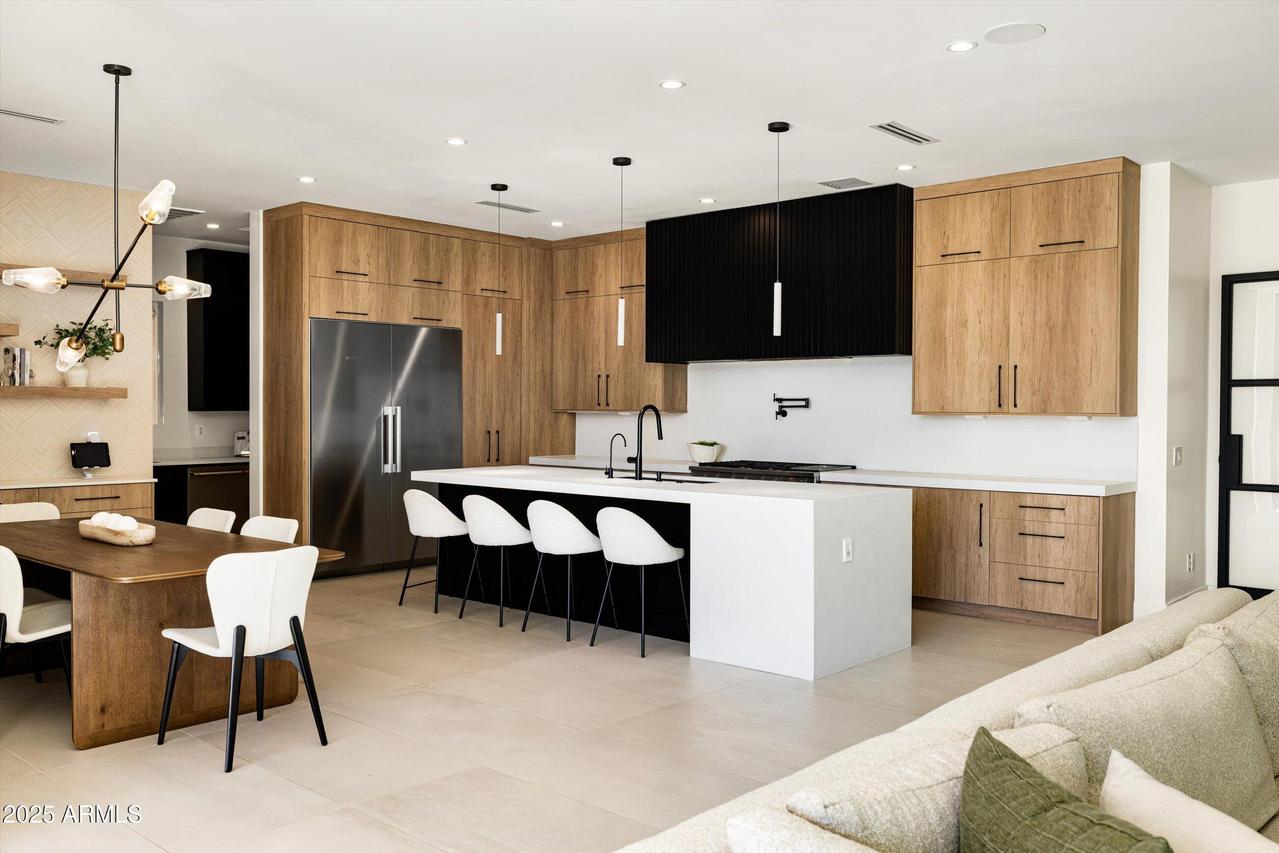 3721 E Piccadilly Rd., Phoenix, AZ 85018