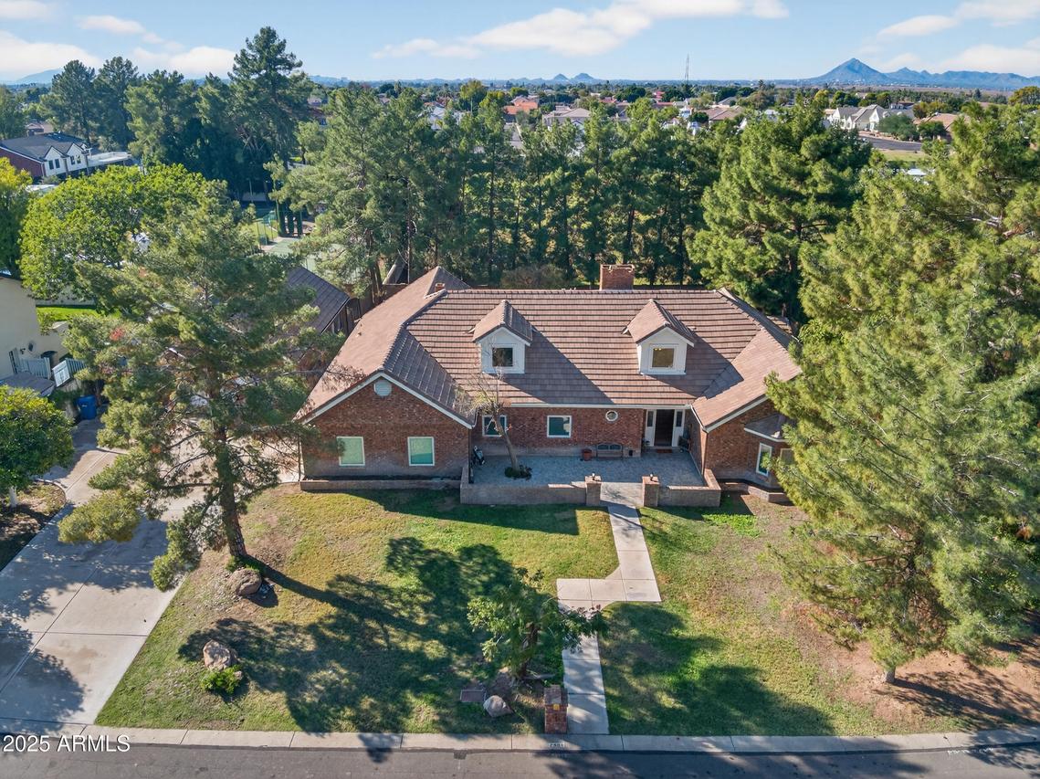 2306 N Hall Cir., Mesa, AZ 85203