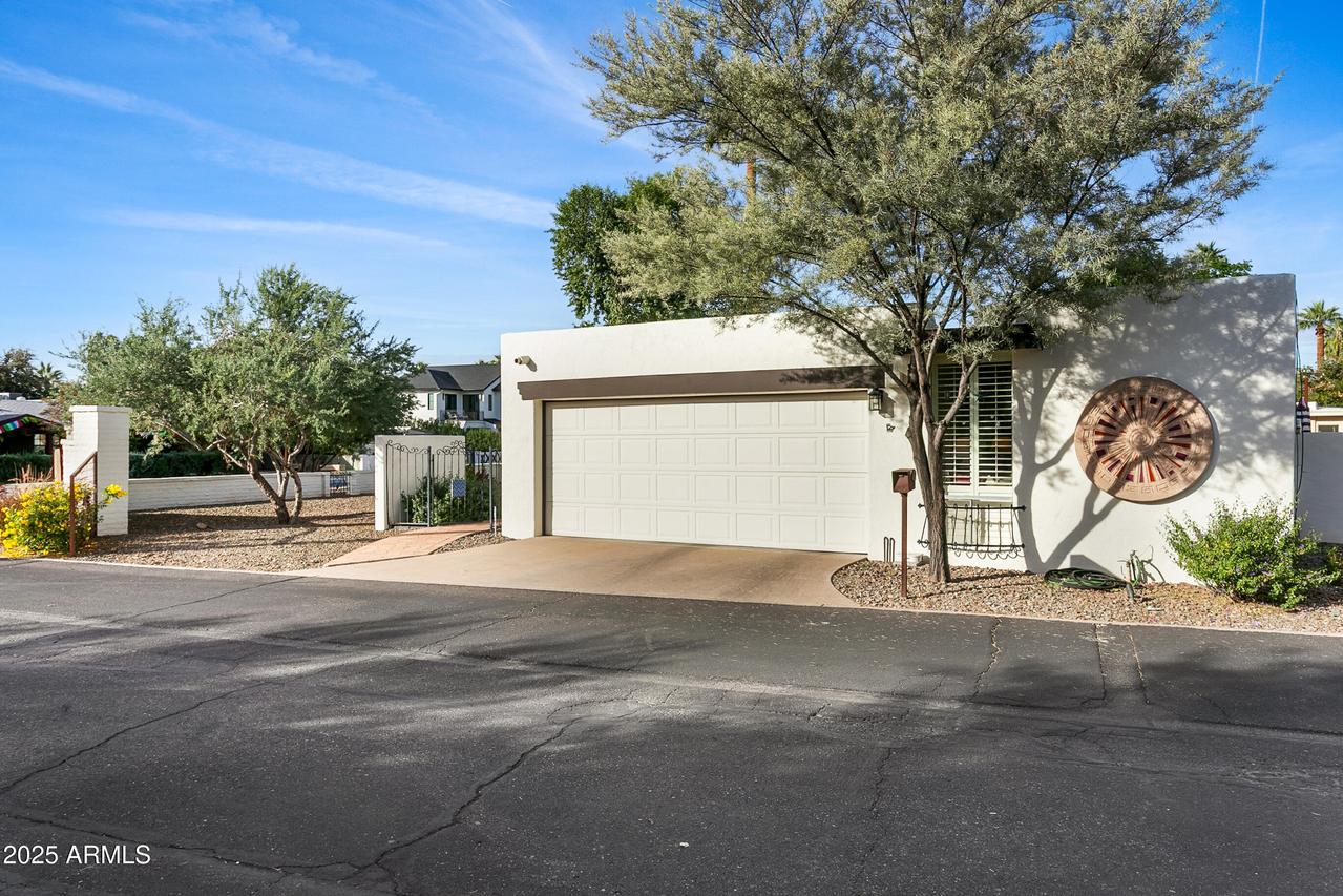 4822 E Earll Dr., Phoenix, AZ 85018