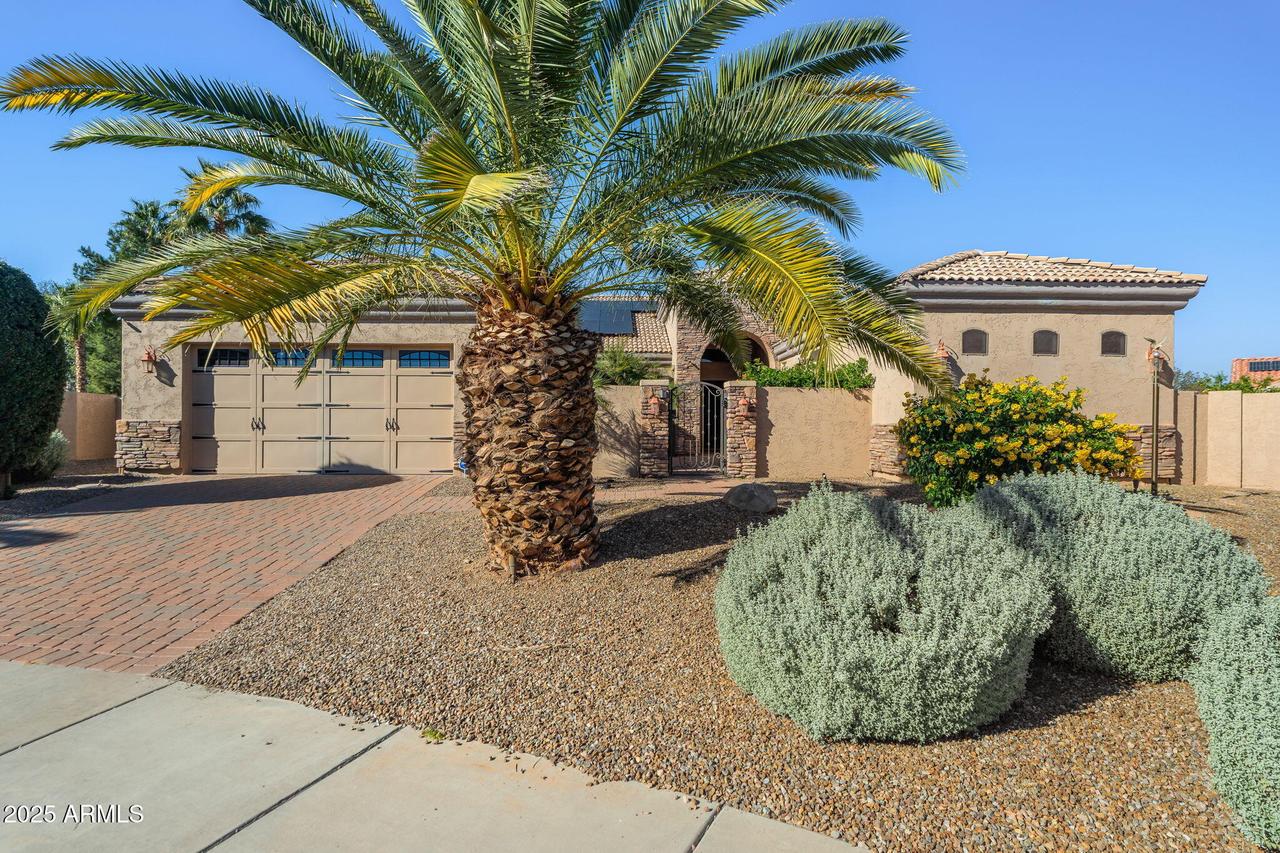 14742 W Black Gold Ct., Sun City West, AZ 85375