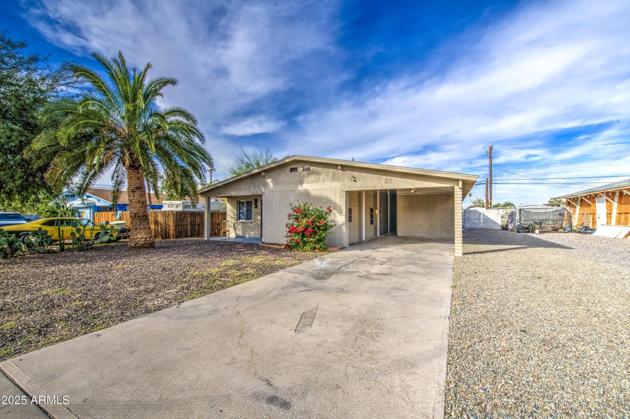 1050 W Buist Ave., Phoenix, AZ 85041