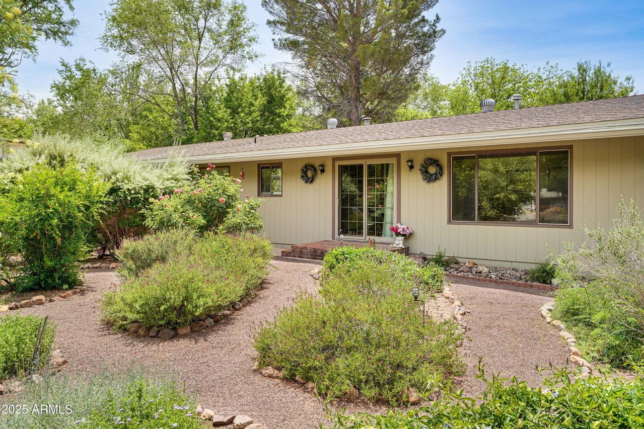 423 Sheard Dr., Patagonia, AZ 85624