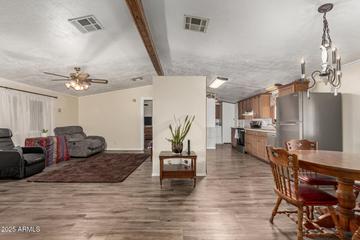 1537 W Beck Ln., Phoenix, AZ 85023