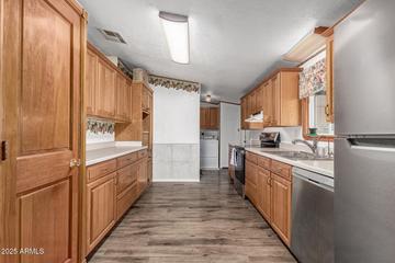 1537 W Beck Ln., Phoenix, AZ 85023