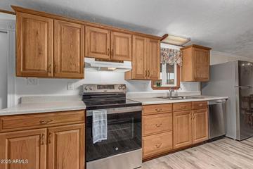 1537 W Beck Ln., Phoenix, AZ 85023