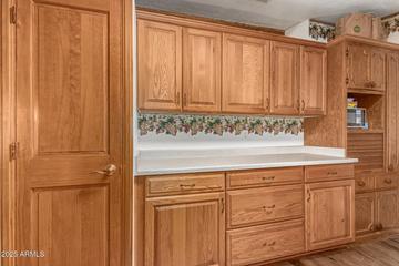 1537 W Beck Ln., Phoenix, AZ 85023