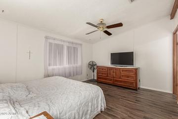 1537 W Beck Ln., Phoenix, AZ 85023