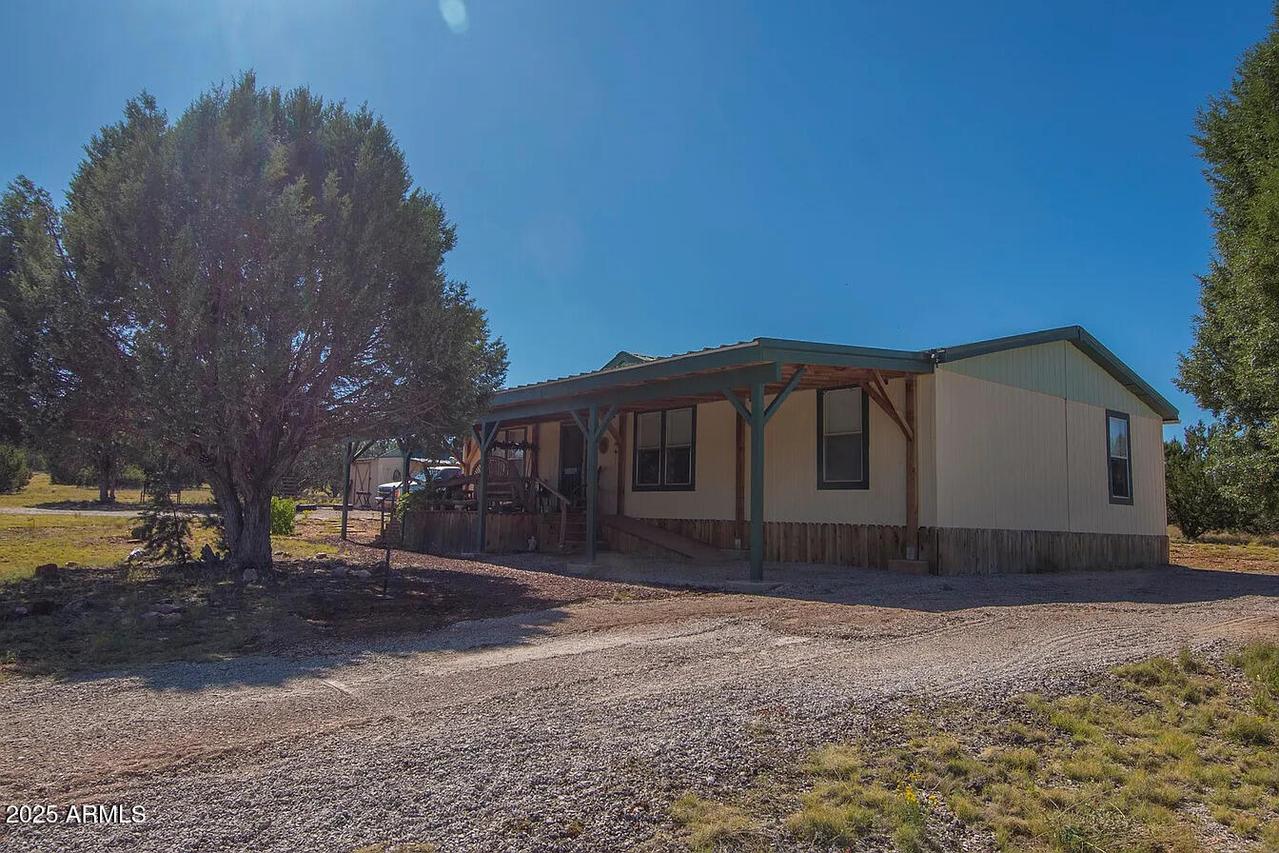 56076 N Potrero Pkwy., Seligman, AZ 86337