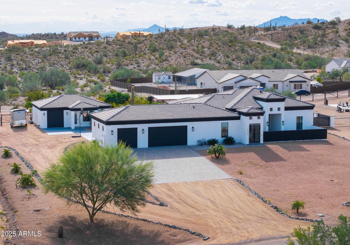 2529 W Magma Rd., San Tan Valley, AZ 85144
