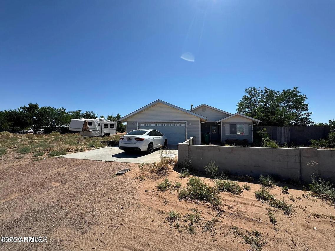 201 Blue Sage St., Holbrook, AZ 86025