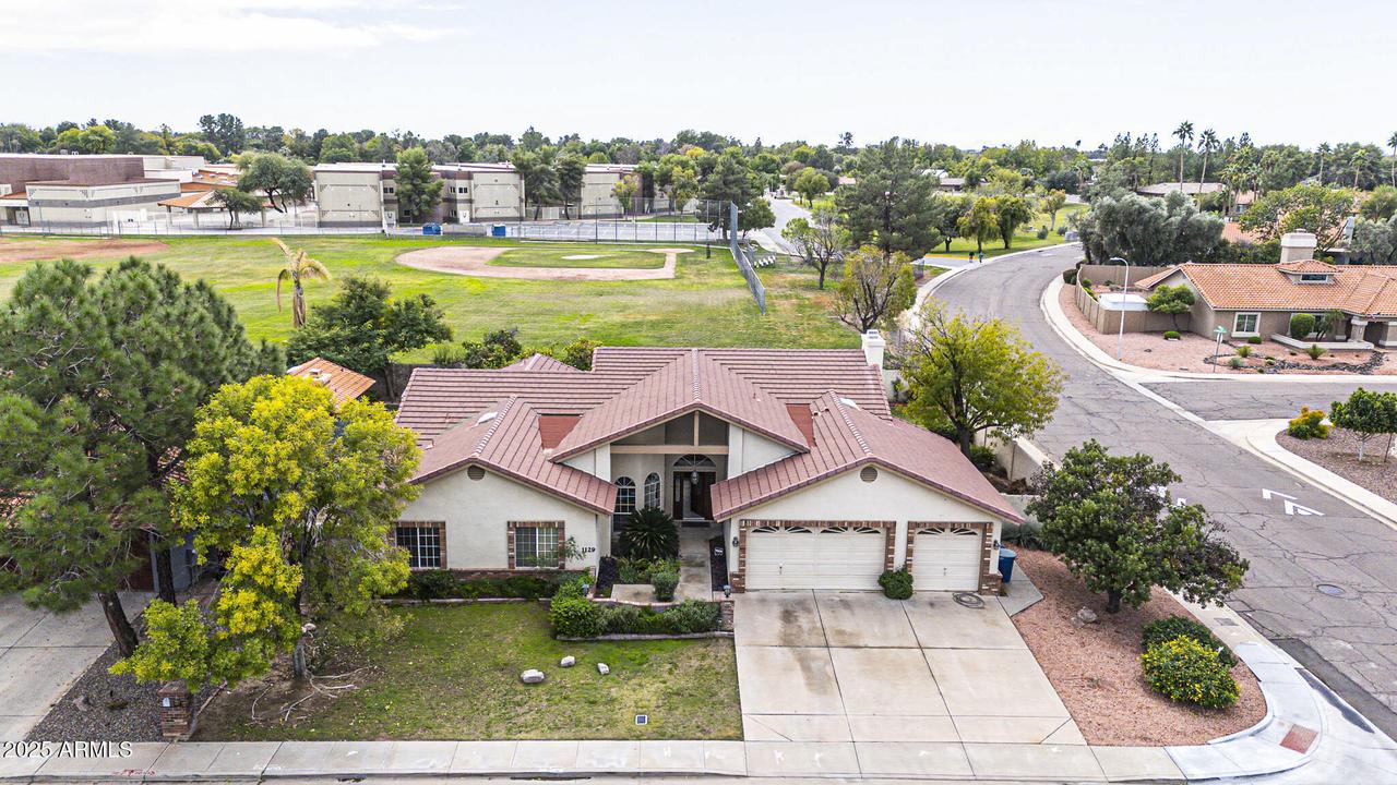 1129 E Knight Ln., Tempe, AZ 85284