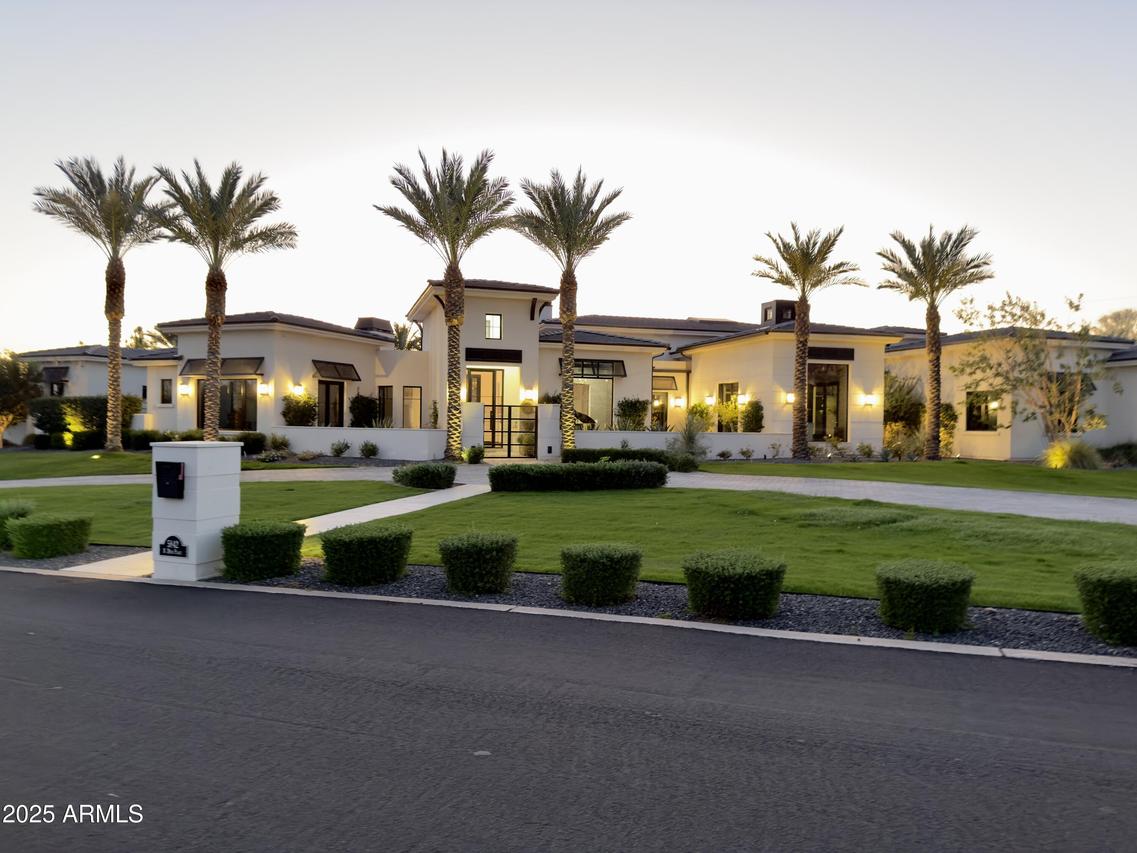 5842 N 38th Pl., Paradise Valley, AZ 85253