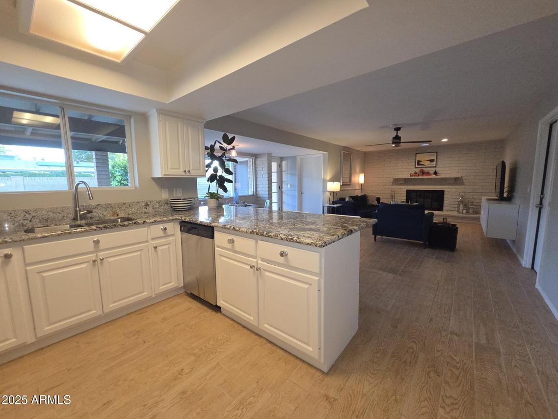 3941 E Cholla St., Phoenix, AZ 85028