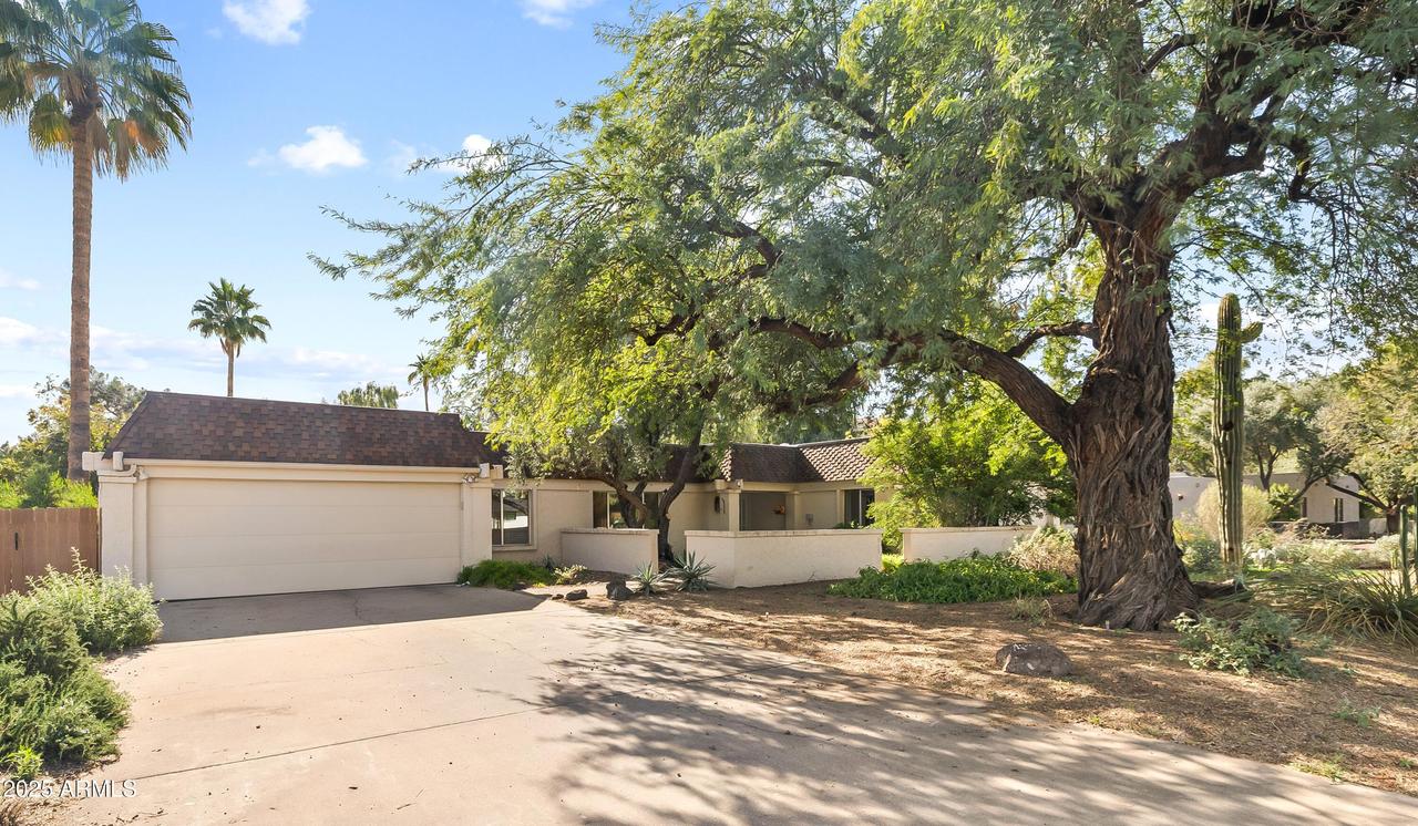 911 W Gleneagles Dr., Phoenix, AZ 85023