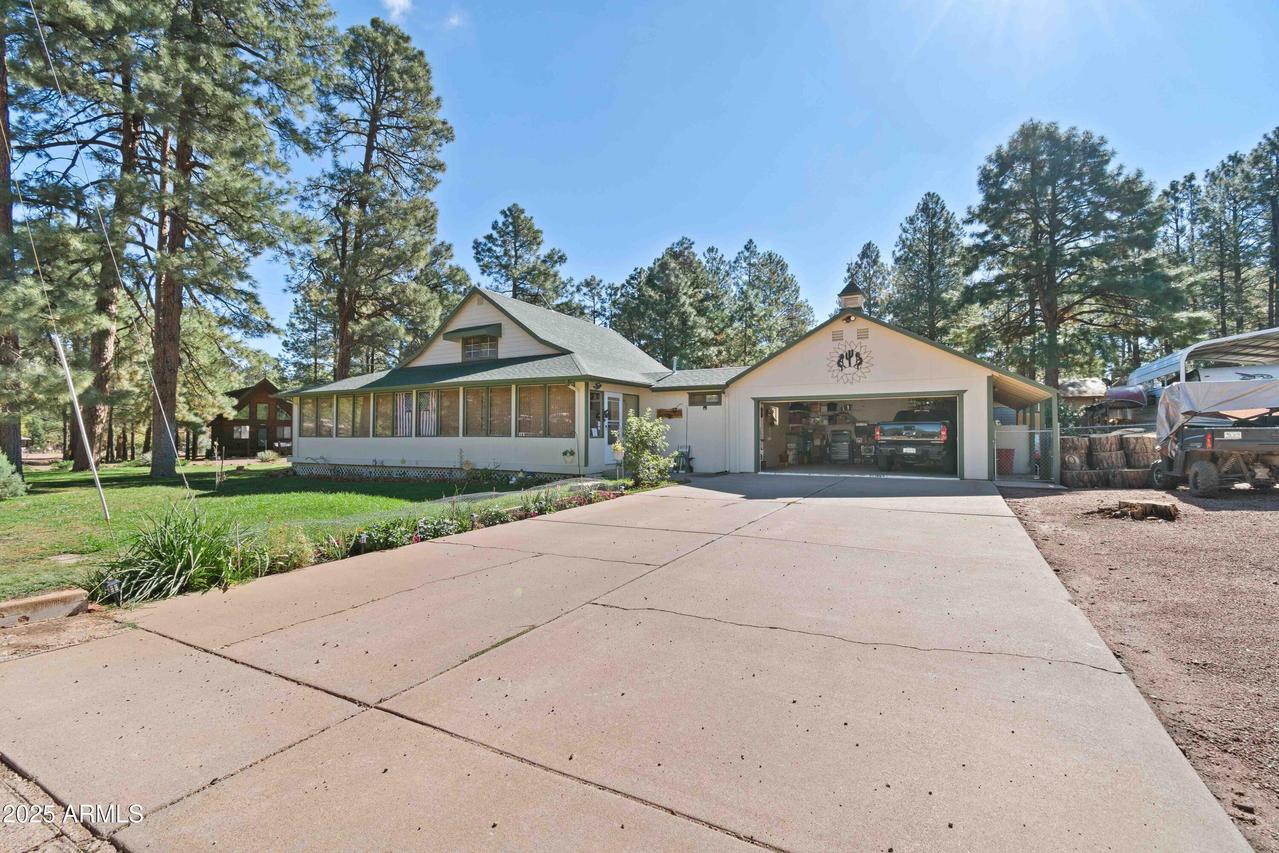 2027 Wilderness Dr., Overgaard, AZ 85933