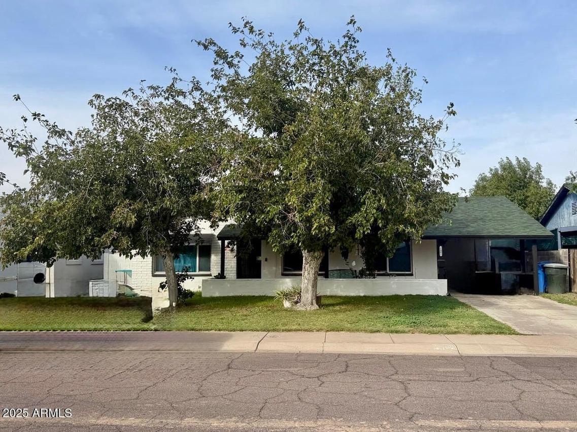 2402 W Poinsettia Dr., Phoenix, AZ 85029