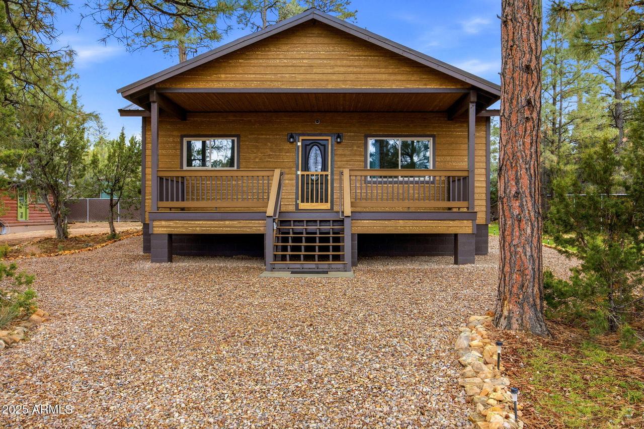 1979 Christmas Pine Cir., Overgaard, AZ 85933