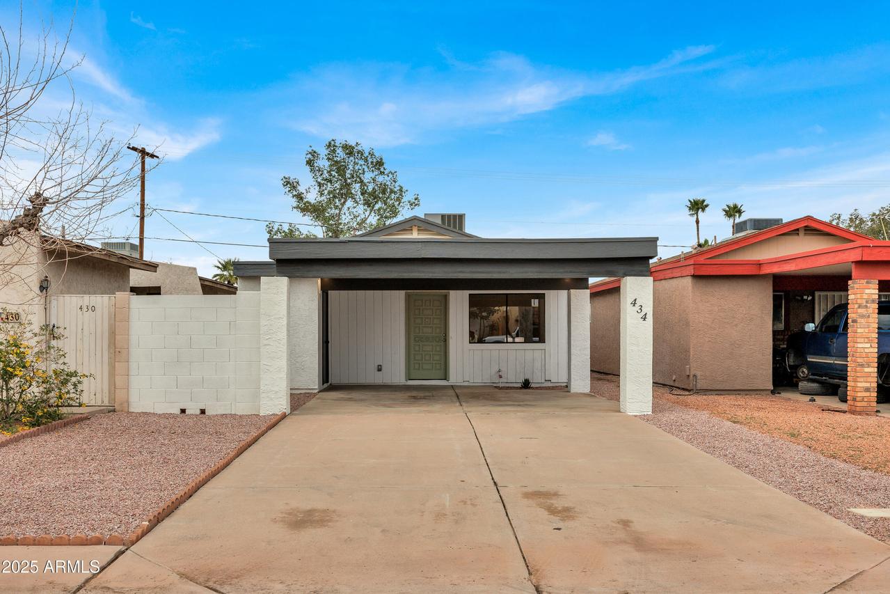 434 E Royal Palms Dr., Mesa, AZ 85203