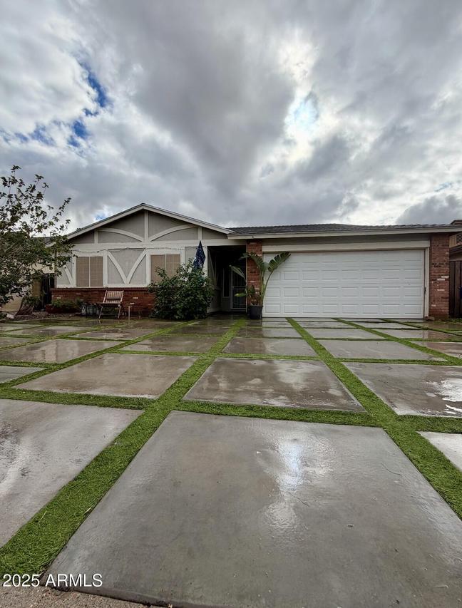 143 W Ivyglen St., Mesa, AZ 85201