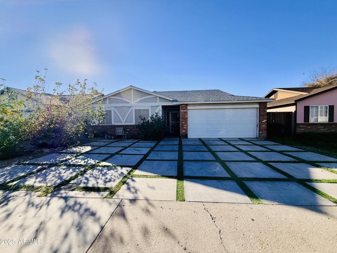 143 W Ivyglen St., Mesa, AZ 85201